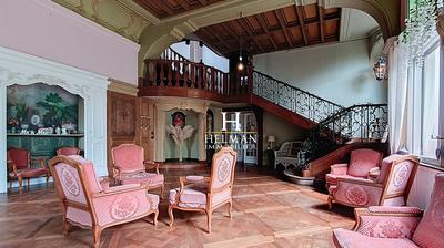 Maison - 433 m² - 12 pièces