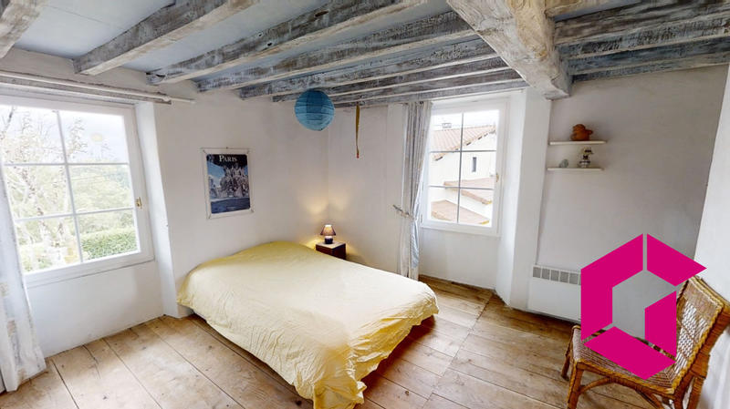 Maison - 306 m² - 14 pièces