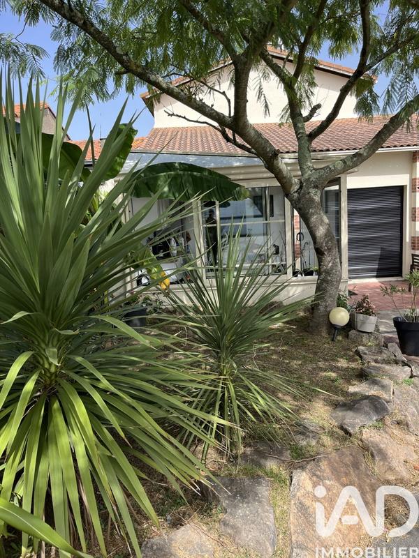 Maison - 217 m² - 7 pièces