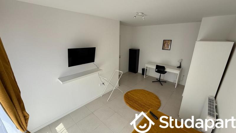 Chambre - 11 m² - 1 pièce