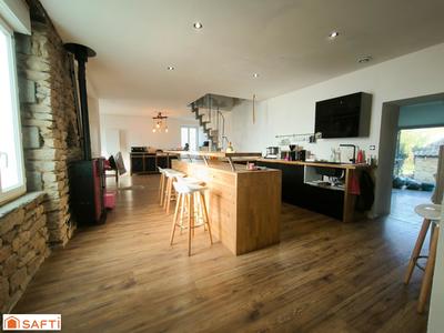 Maison - 161 m² - 8 pièces