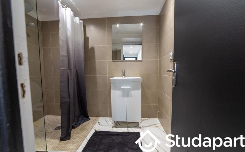 Chambre - 14 m² - 1 pièce