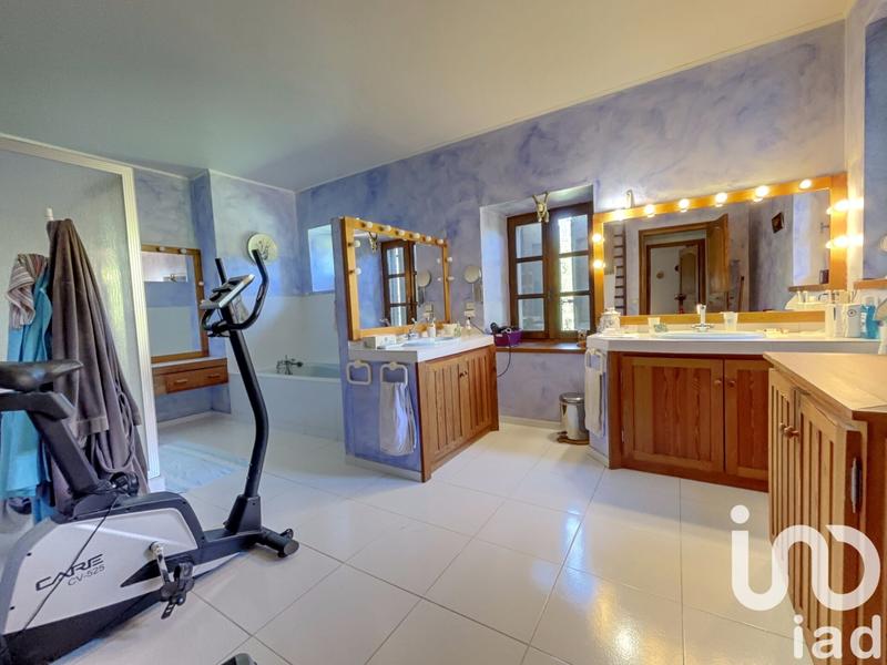 Maison - 564 m² - 13 pièces