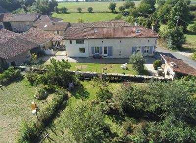 Maison - 195 m² - 7 pièces