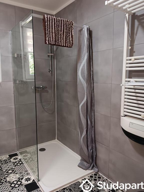 Chambre - 11 m² - 1 pièce