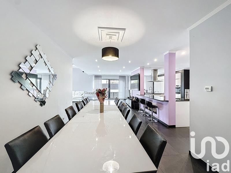 Maison - 230 m² - 6 pièces