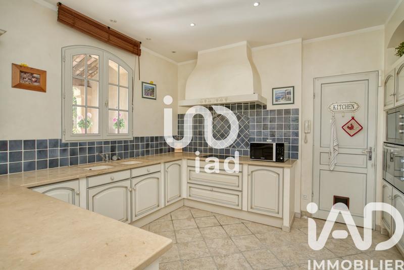 Maison - 250 m² - 6 pièces