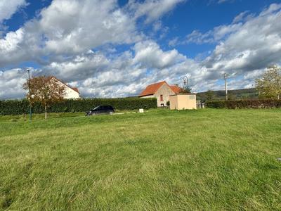 Terrain constructible - 710 m²
