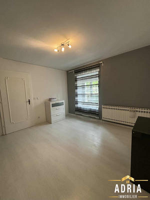 Maison - 206 m² - 7 pièces