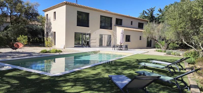 Villa - 250 m² - 5 pièces