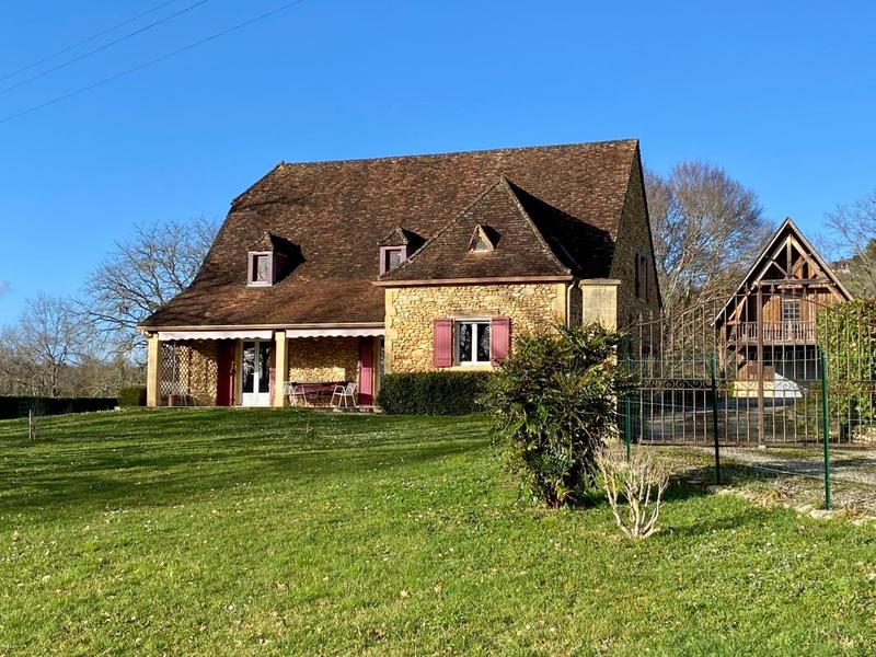 Maison - 218 m² - 6 pièces