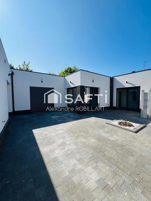 Maison - 200 m² - 6 pièces