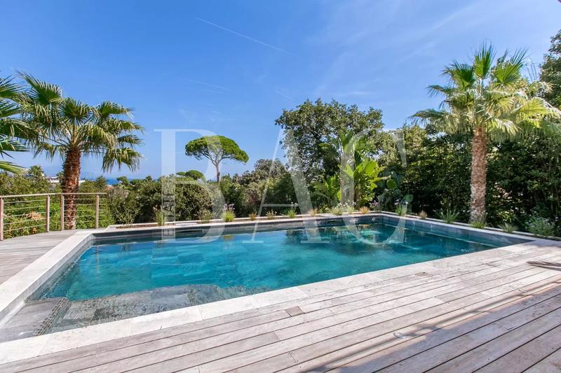 Villa - 320 m² - 8 pièces