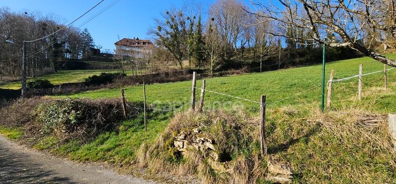 Terrain constructible - 2 000 m²