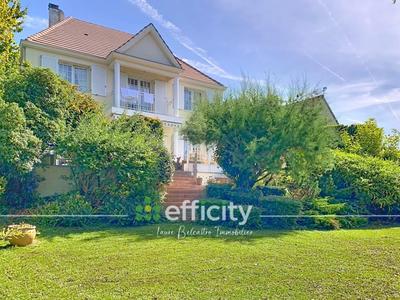 Villa - 192 m² - 8 pièces