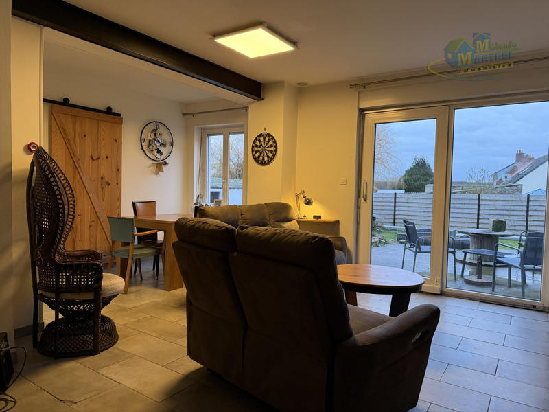 Maison - 575 m² - 6 pièces