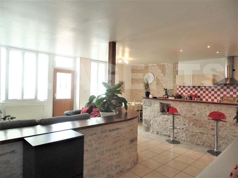 Maison - 240 m² - 6 pièces