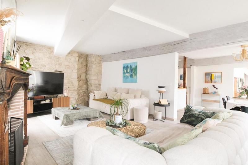 Propriété - 616 m² - 6 pièces