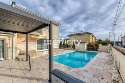 Pavillon - 120 m² - 7 pièces