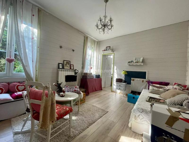 Maison - 180 m² - 7 pièces