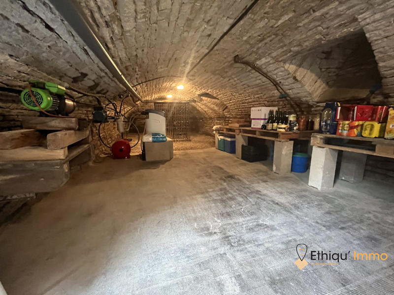 Maison - 314 m² - 10 pièces