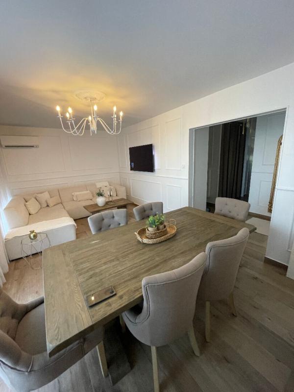 Appartement - 80 m² - 5 pièces