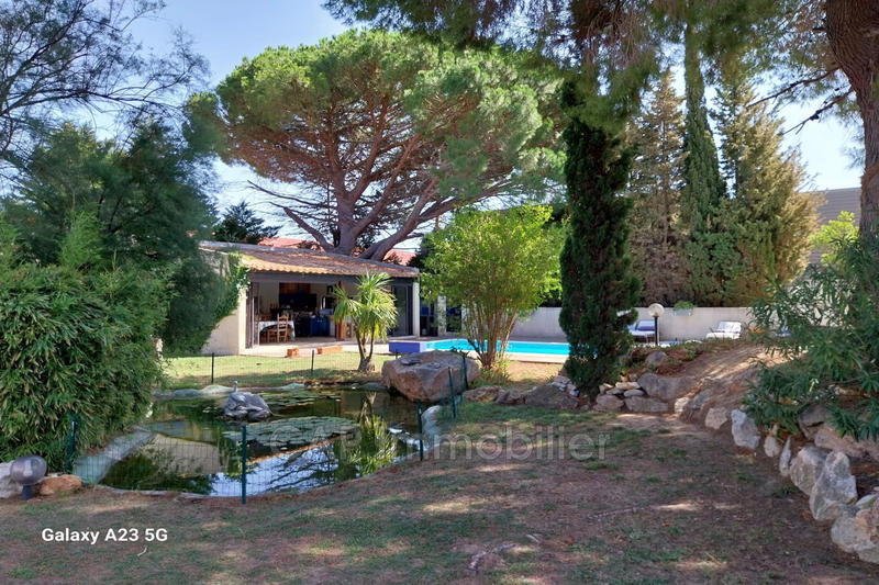 Propriété - 190 m² - 4 pièces