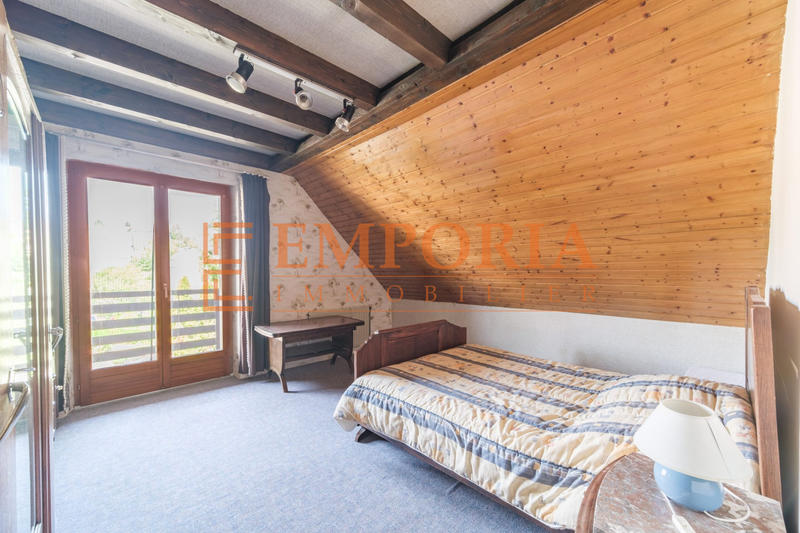 Maison - 184 m² - 8 pièces