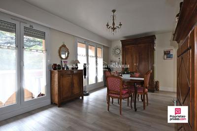 Appartement - 93 m² - 5 pièces