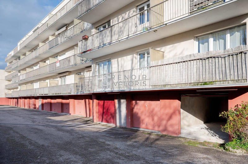 Parking / Garage - 24 m²