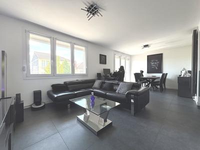 Appartement - 92 m² - 5 pièces