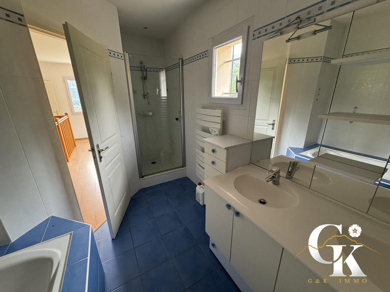 Maison - 140 m² - 6 pièces