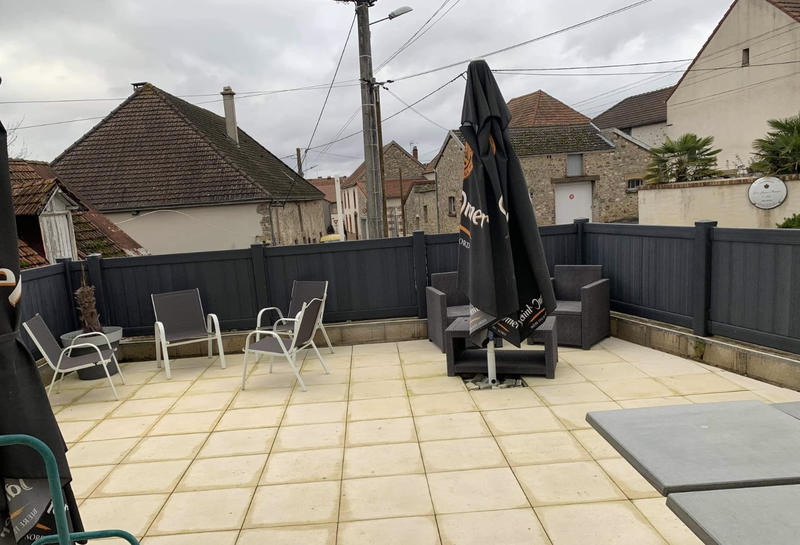 Local commercial - 241 m² - 6 pièces