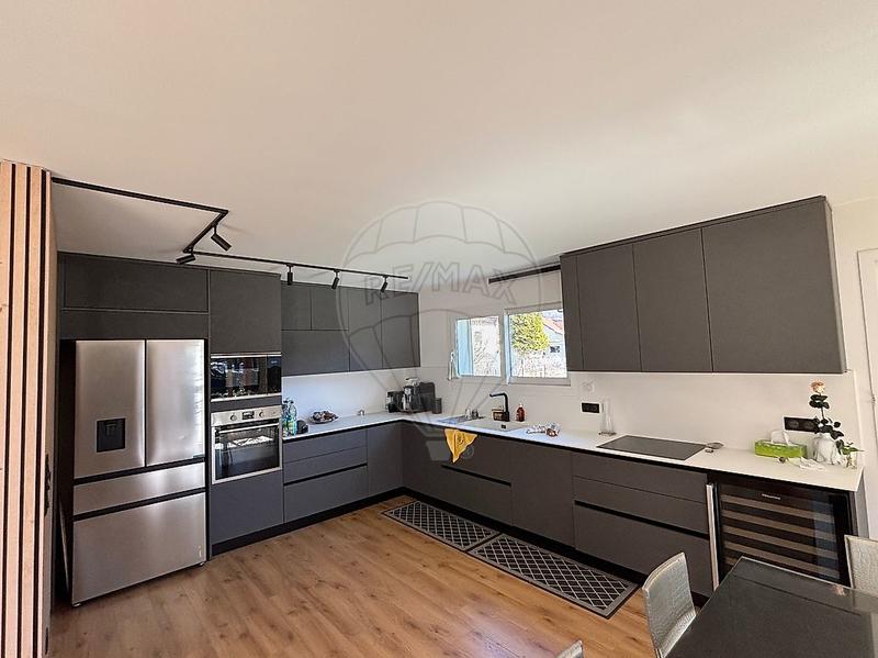 Maison - 170 m² - 6 pièces