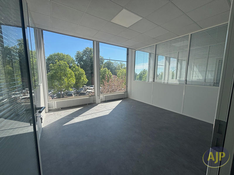 Local d'activité / Entrepôt - 192 m²