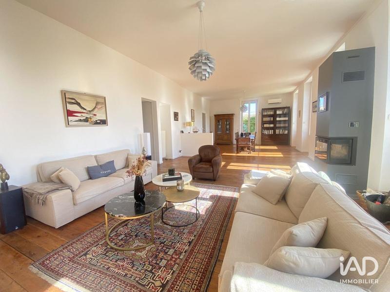 Maison - 300 m² - 6 pièces