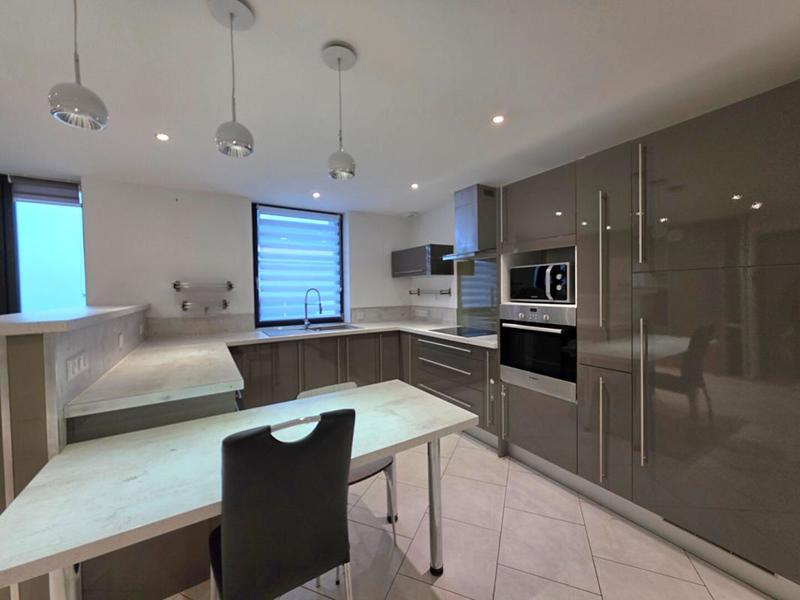 Maison - 87 m² - 5 pièces