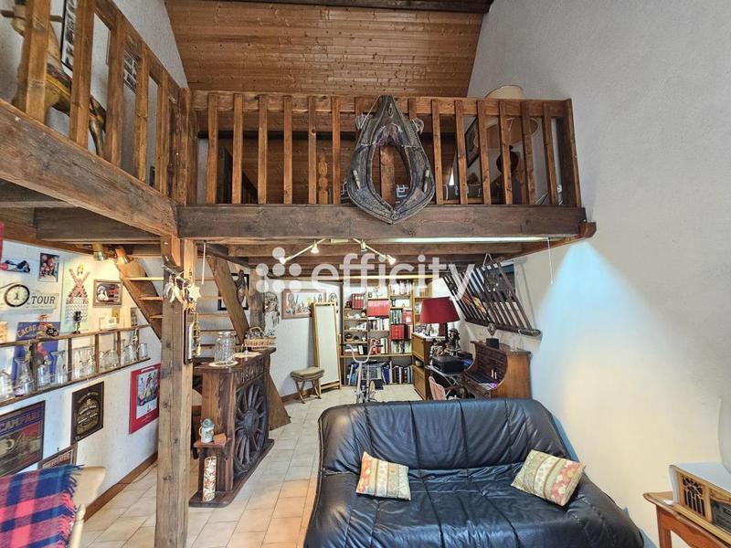 Maison - 234 m² - 5 pièces