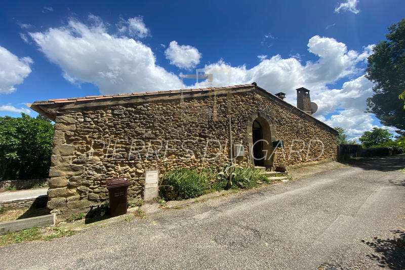 Maison en pierre - 138 m² - 2 pièces