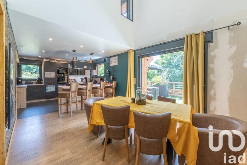 Châlet - 223 m² - 9 pièces