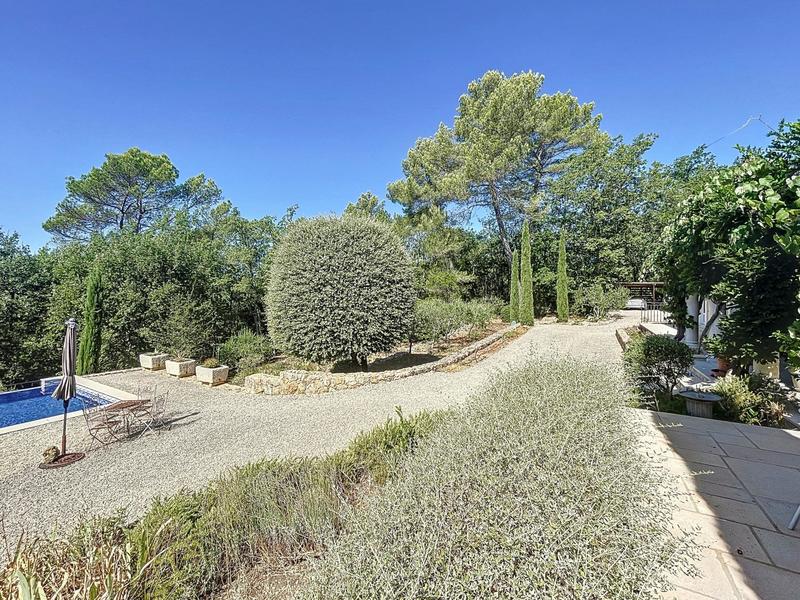 Villa - 253 m² - 8 pièces