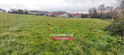 Terrain constructible - 1 558 m²