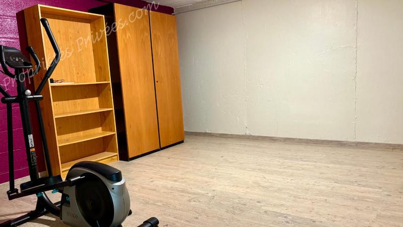 Maison - 180 m² - 11 pièces