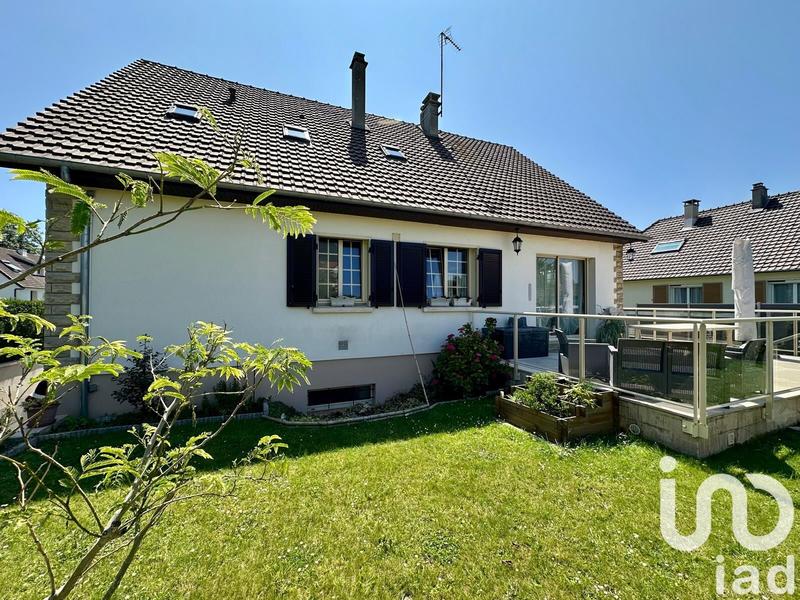 Maison - 185 m² - 8 pièces