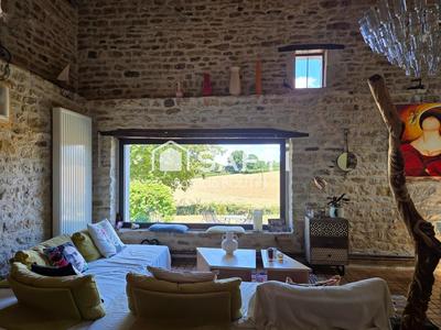 Maison - 260 m² - 10 pièces