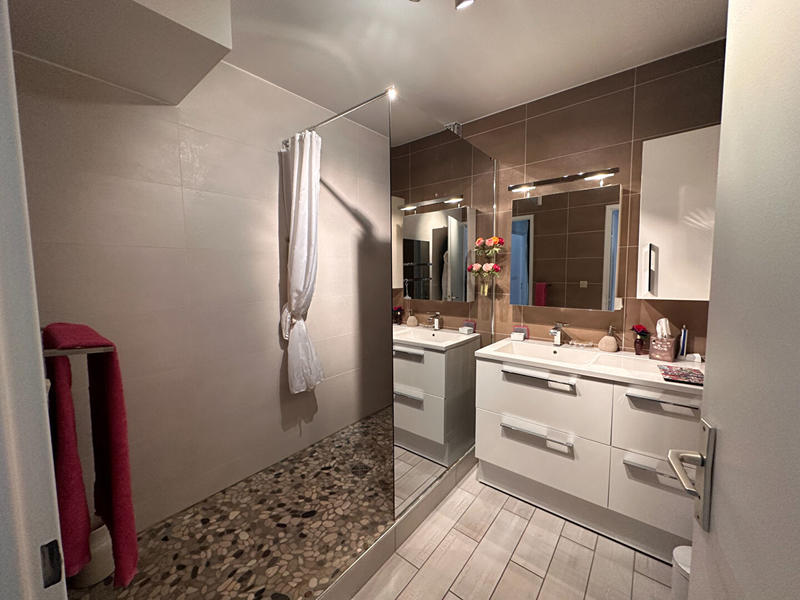 Appartement - 75 m² - 3 pièces