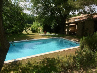 Villa - 260 m² - 9 pièces