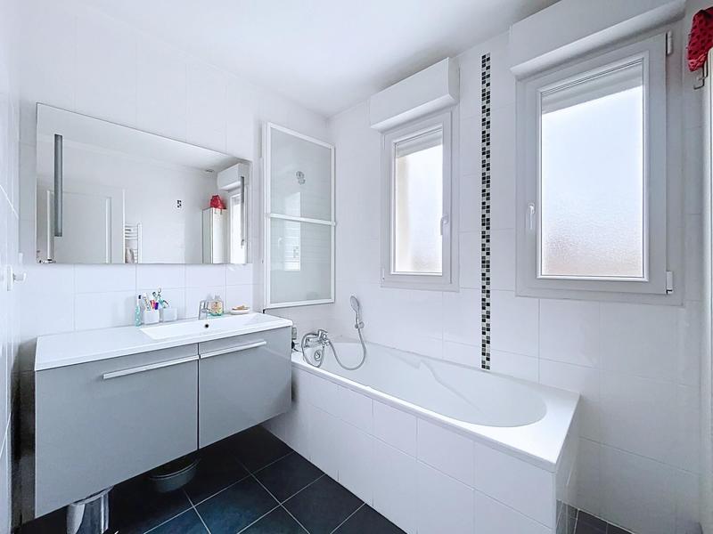 Maison - 135 m² - 6 pièces