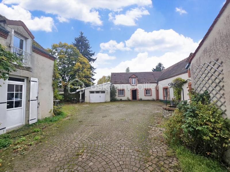 Maison traditionnelle - 192 m² - 10 pièces