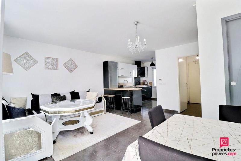 Maison - 90 m² - 5 pièces